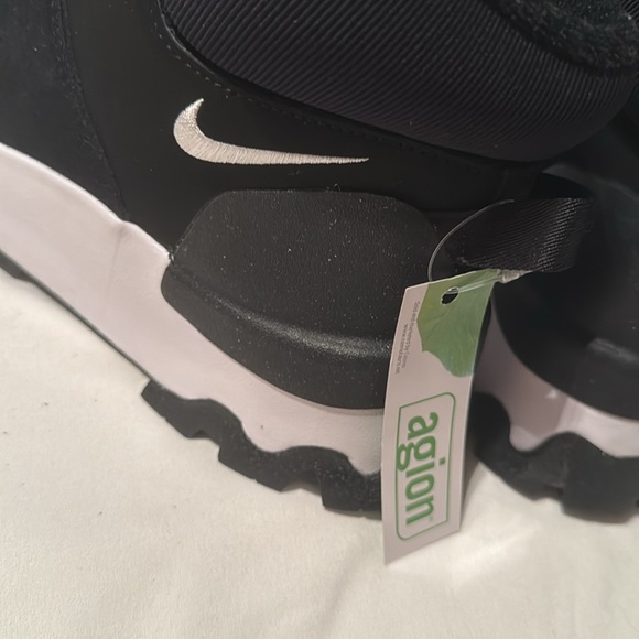 Nike Women's City Classic Boot - Picture 11 of 13